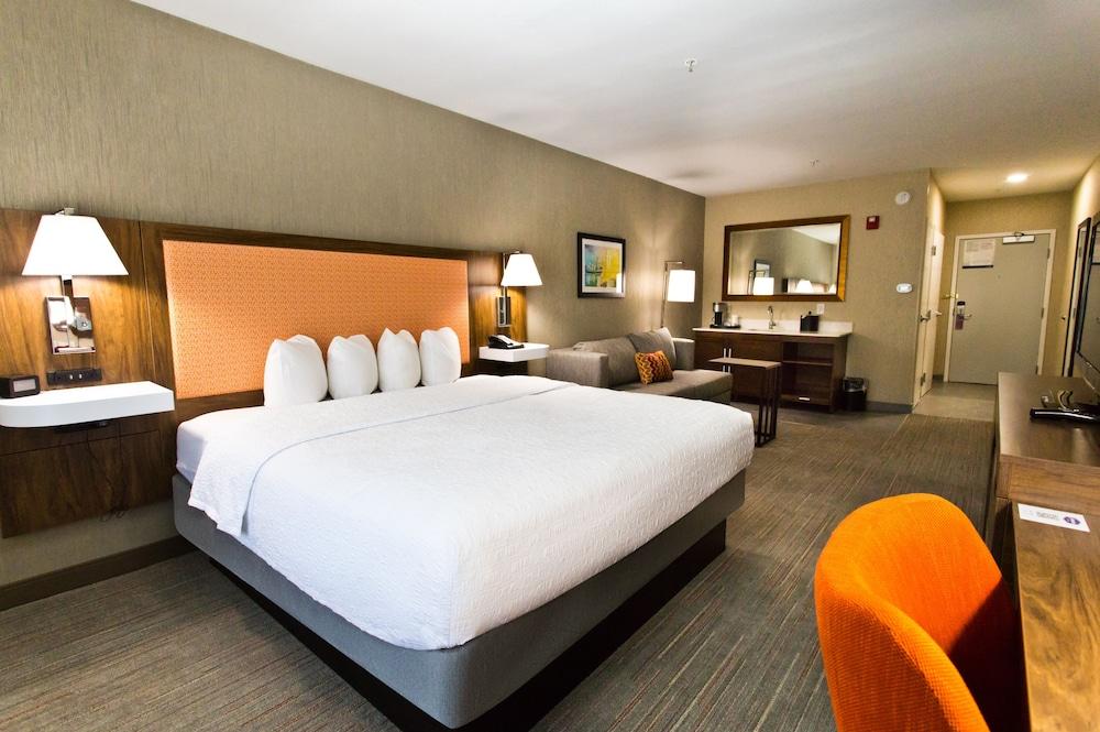 Hampton Inn & Suites Sacramento-Cal Expo photo 7