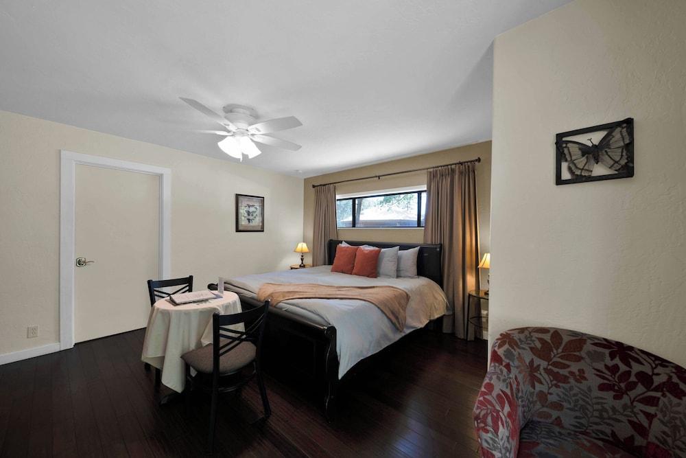 The Inn at Shasta Lake photo 53