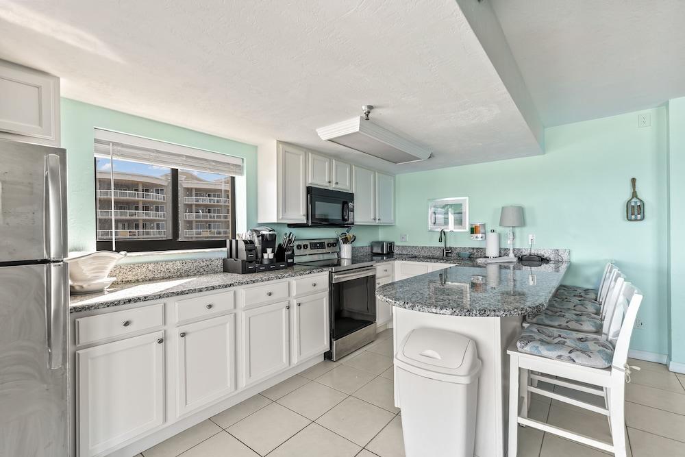 Tropical Suites at Sunglow Resort photo 36