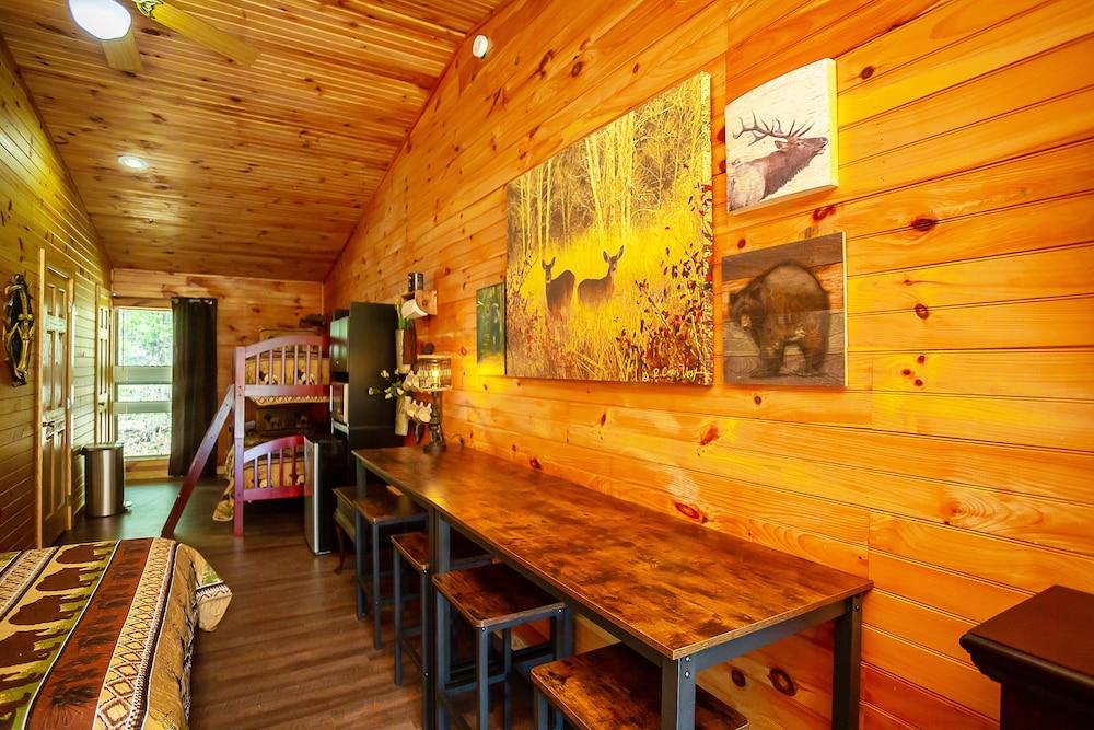 Bigfoot Lodge Room Three photo 11