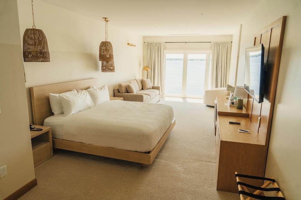 The Shoreline Hotel photo 19