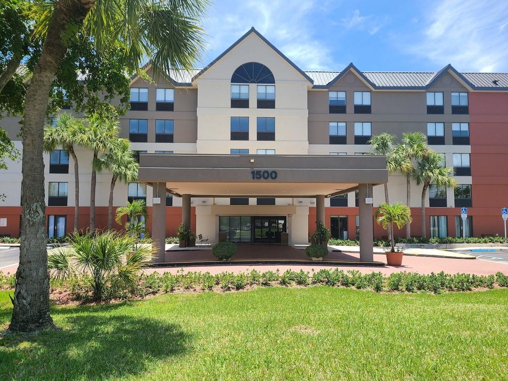 Holiday Inn Express & Suites Ft. Lauderdale N - Exec Airport by IHG photo 61