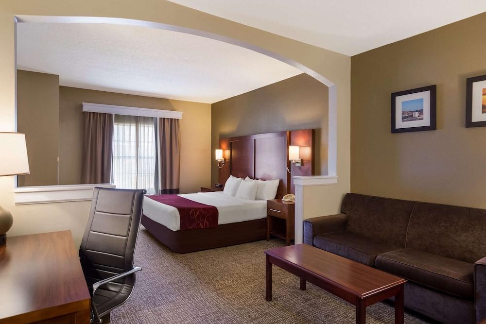 Comfort Suites Near University photo 24