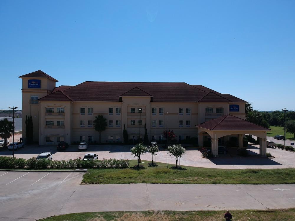 Baymont by Wyndham Brenham photo 49