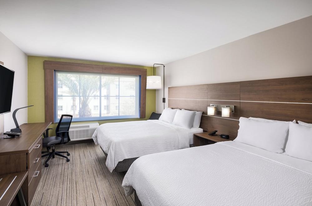 Holiday Inn Express & Suites Phoenix East - Gilbert by IHG photo 42