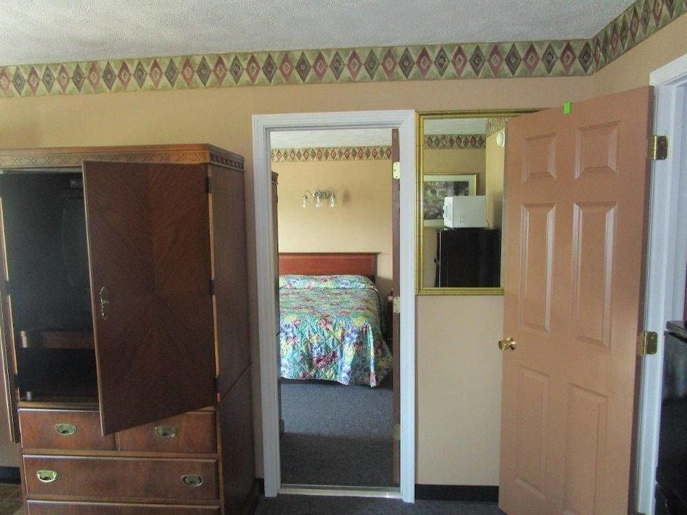 K-River Motel & Campground photo 4