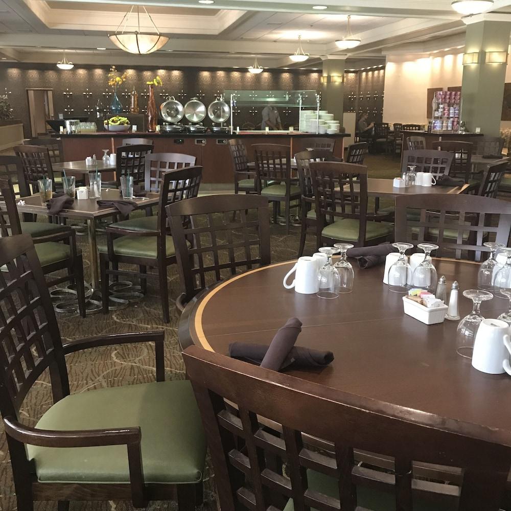 DoubleTree by Hilton Omaha Downtown photo 40