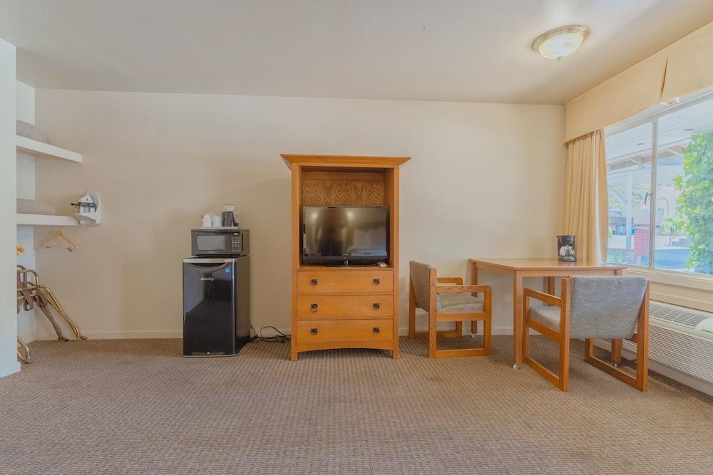Mariposa Lodge photo 28