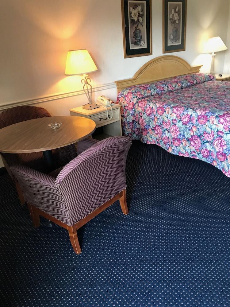 Claridge Inn photo 7