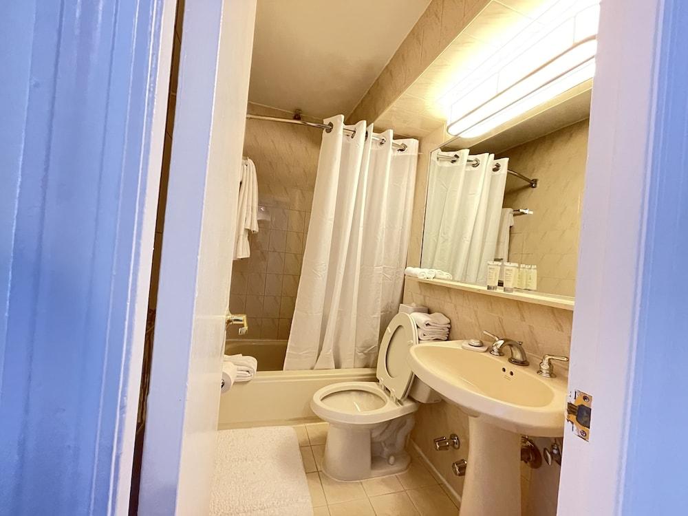 Garden Inn & Suites photo 13