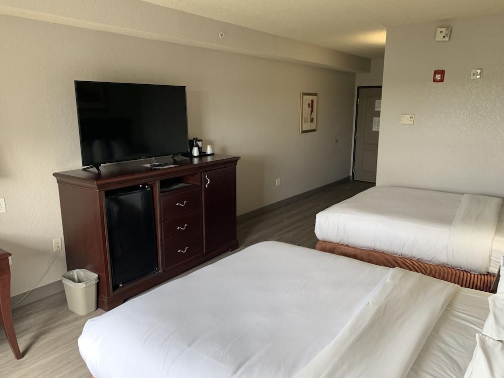 Country Inn & Suites by Radisson, Jacksonville West, FL photo 32