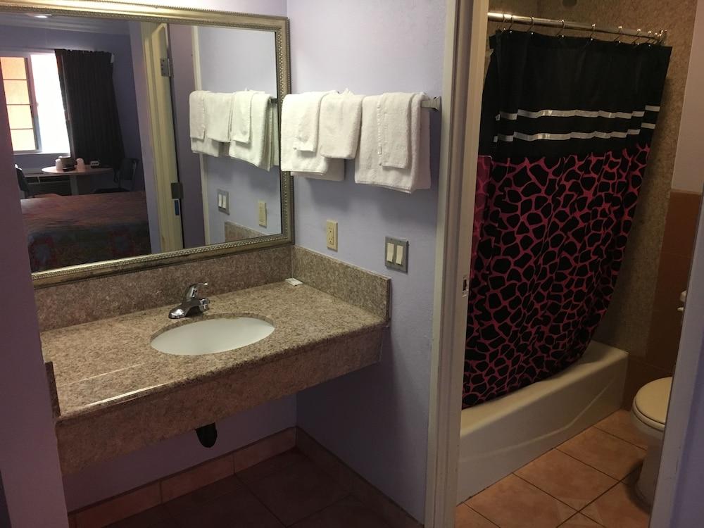 Budget Motel photo 20