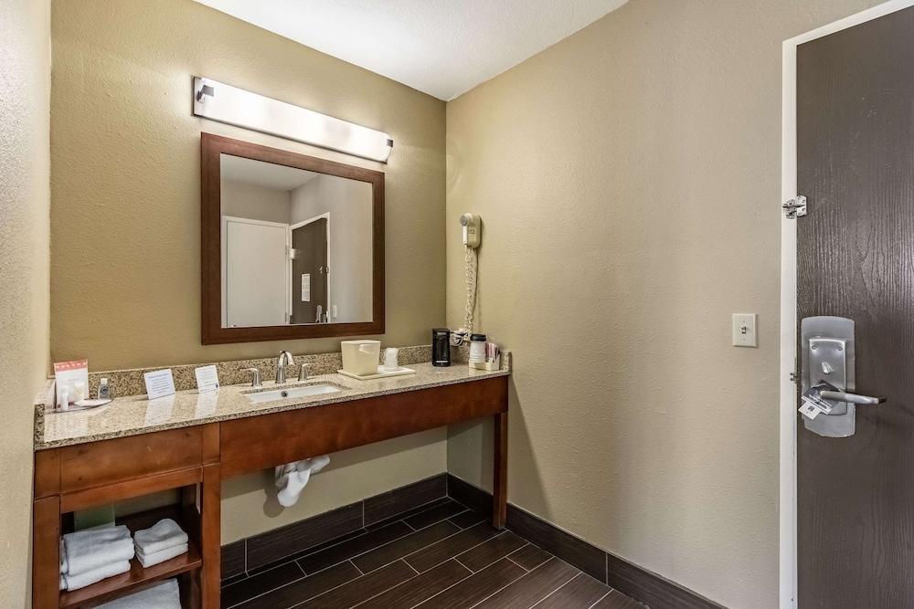 Comfort Inn Tucson Central photo 21