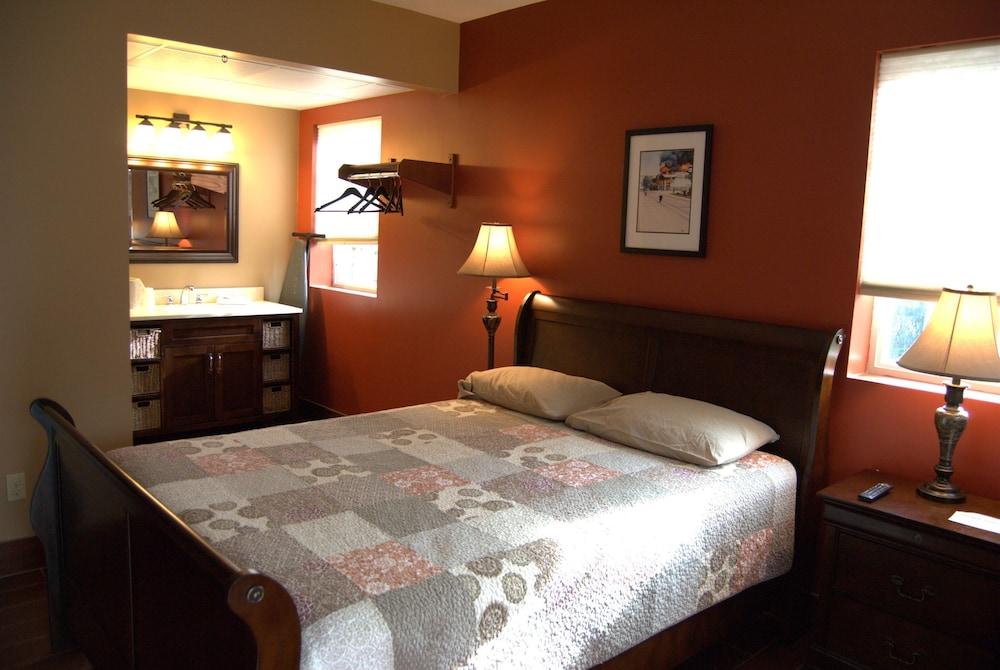 Put in Bay Victory Station Hotel photo 16