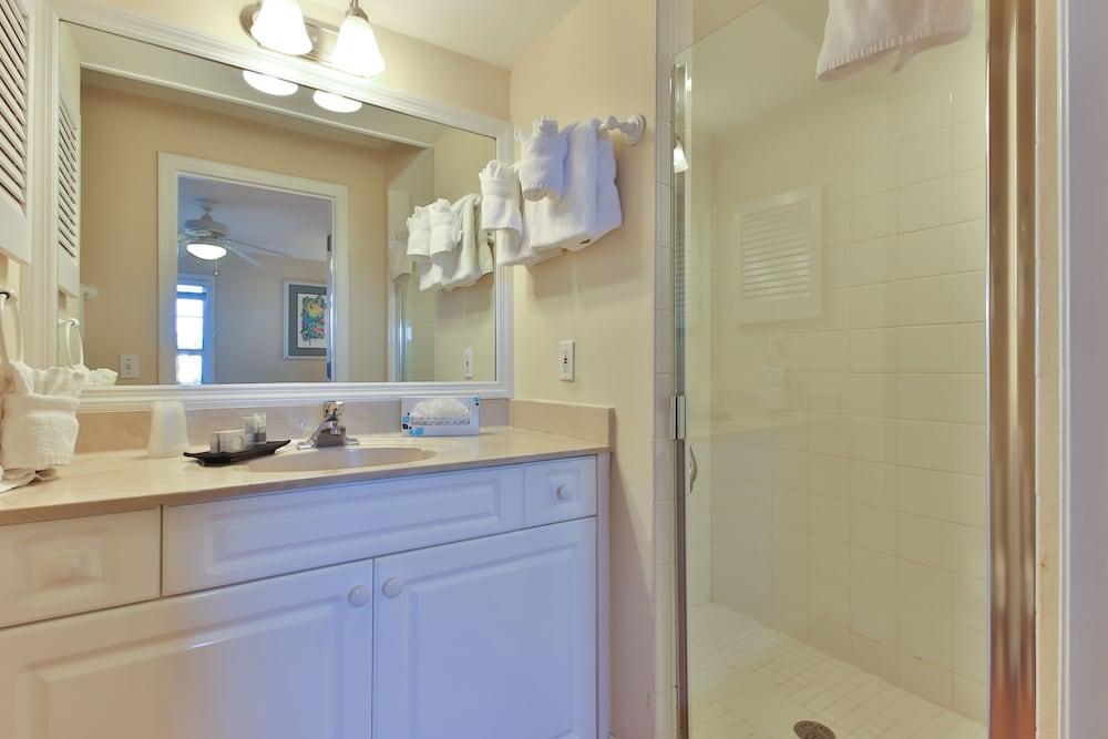 Tortuga Inn Beach Resort photo 3