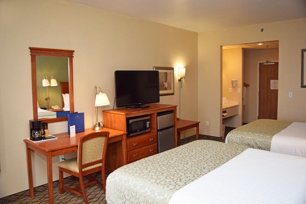 Beachfront Hotel photo 9