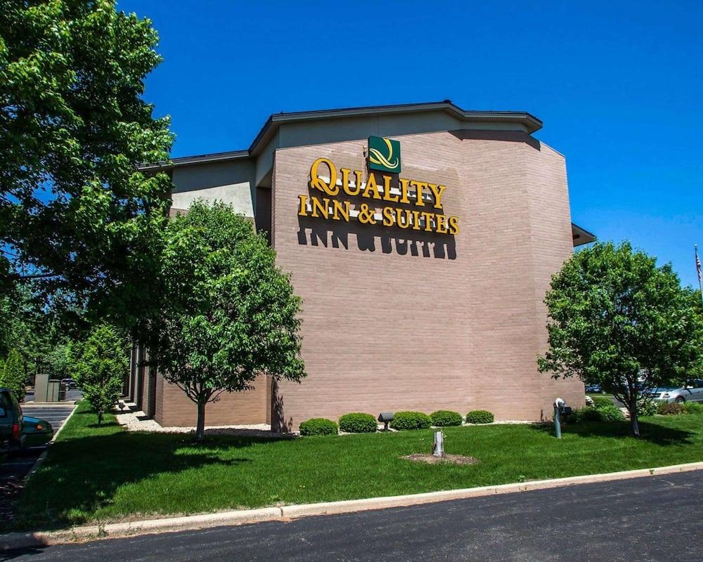 Quality Inn & Suites Peoria North photo 1
