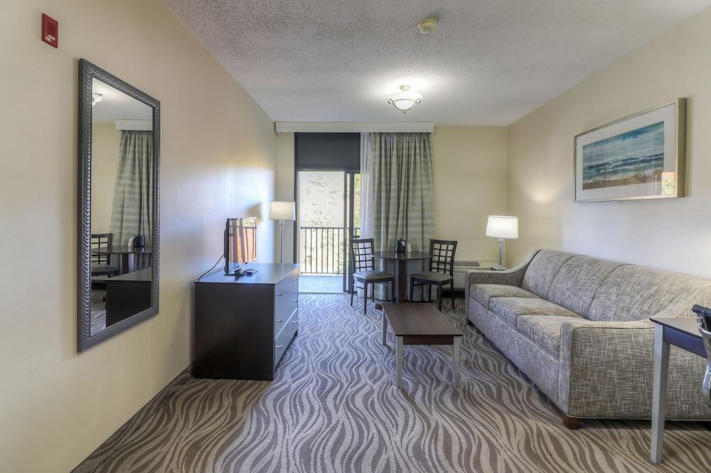 The Breakers Hotel & Suites photo 44