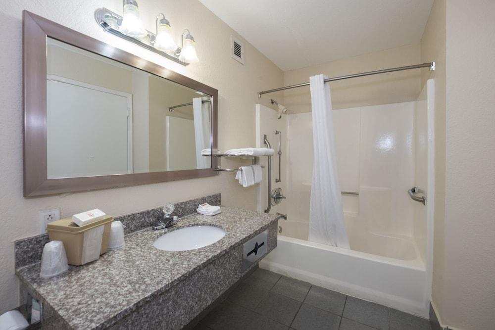 Red Roof Inn Mobile - Midtown photo 22