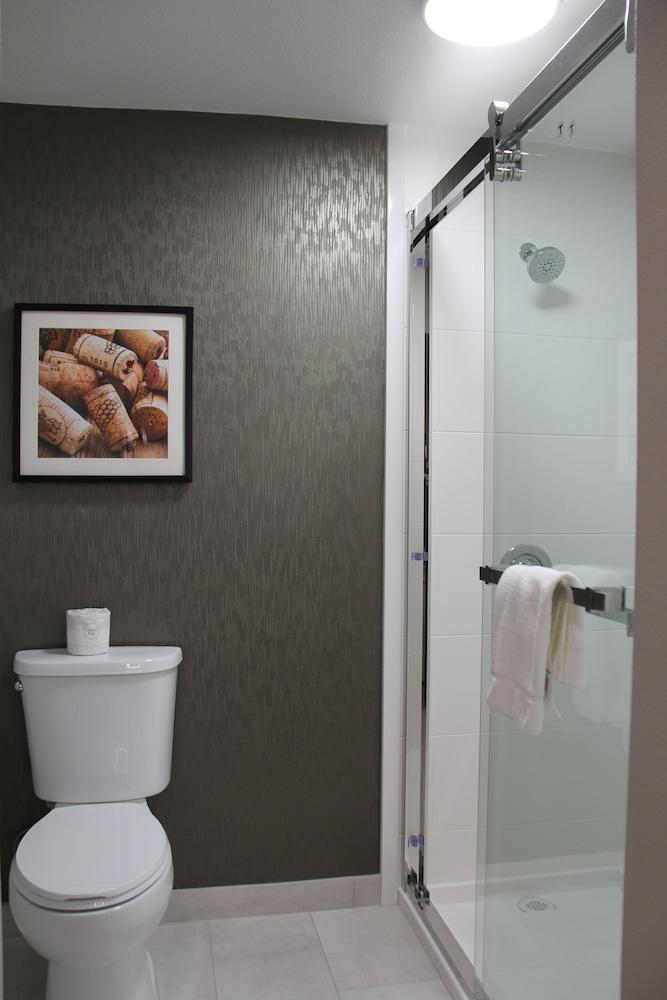 La Quinta Inn & Suites by Wyndham Yakima Downtown photo 76