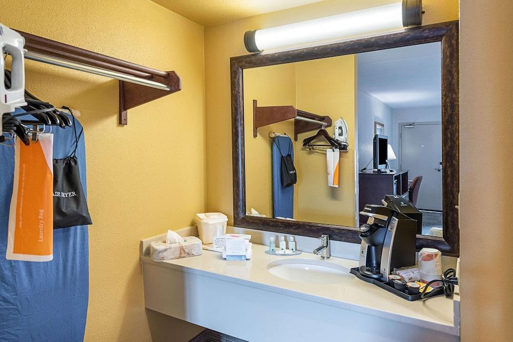 Quality Inn photo 14