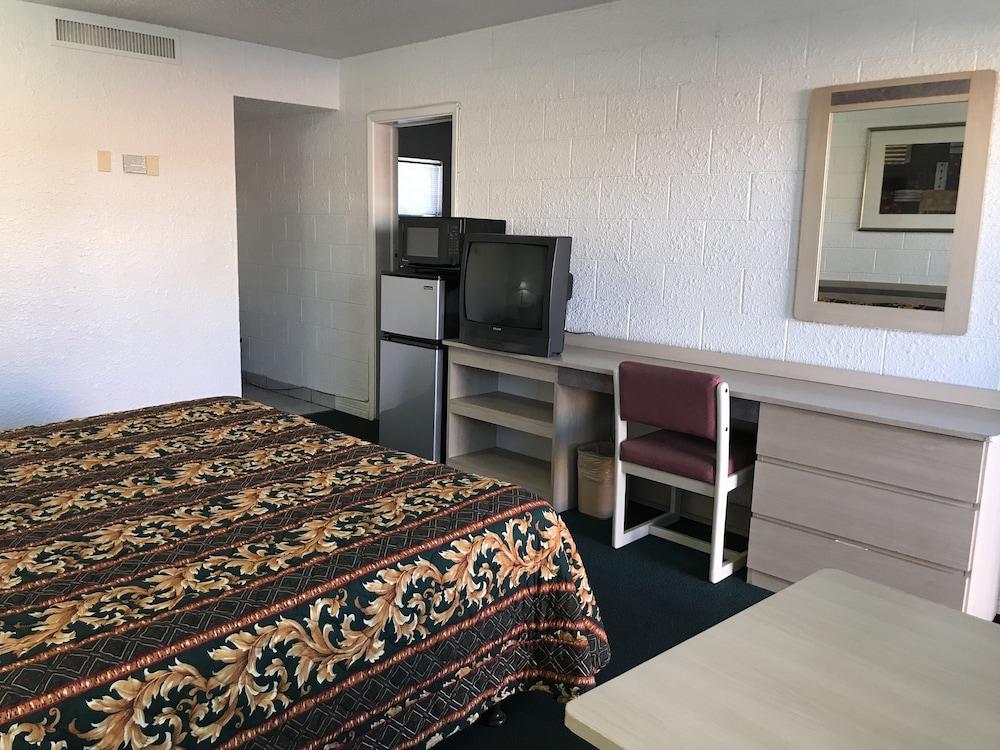 SuperLodge Motel photo 22