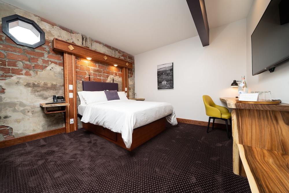 The Horton Hotel and Rooftop Lounge photo 26