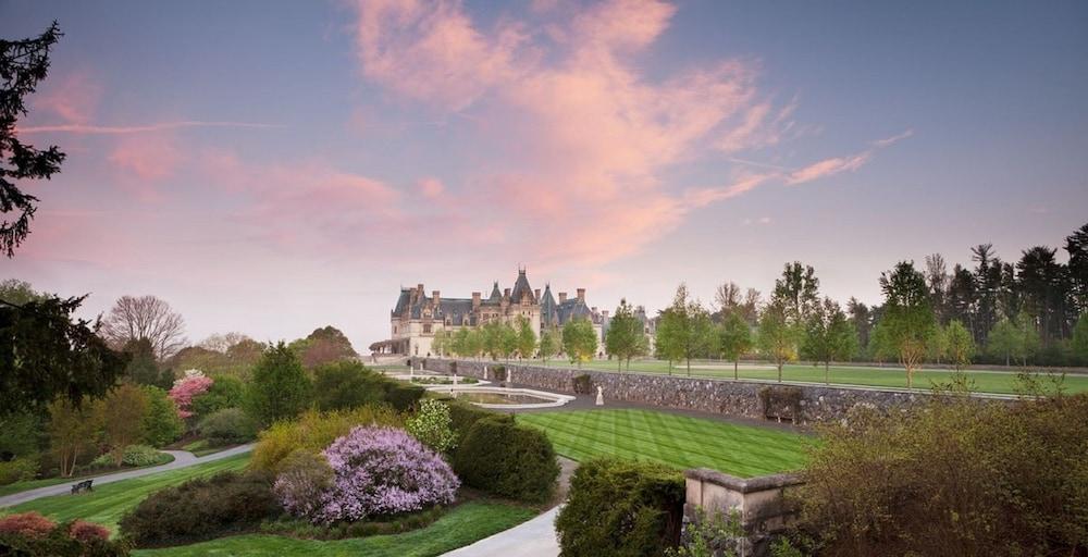 Village Hotel on Biltmore Estate photo 32