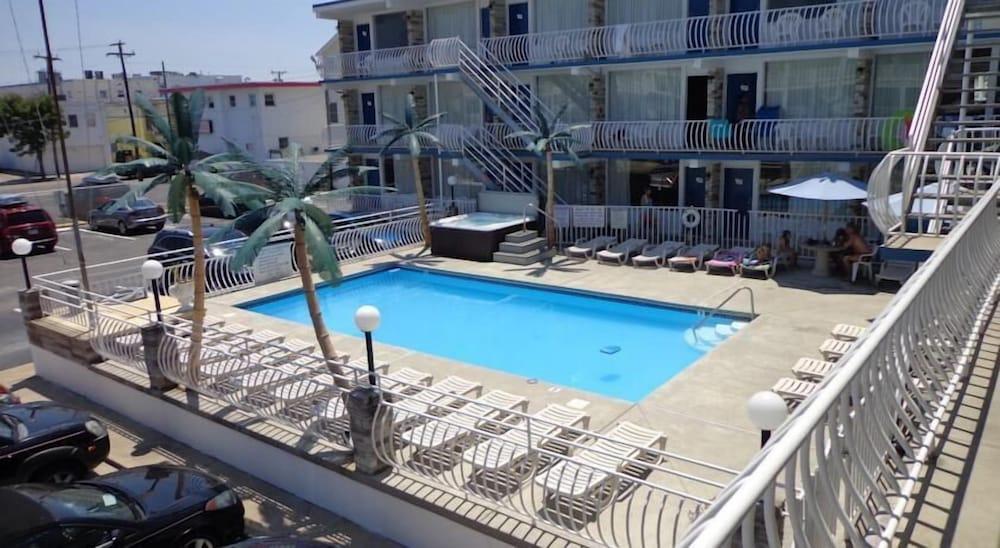 Quarterdeck Motel photo 24