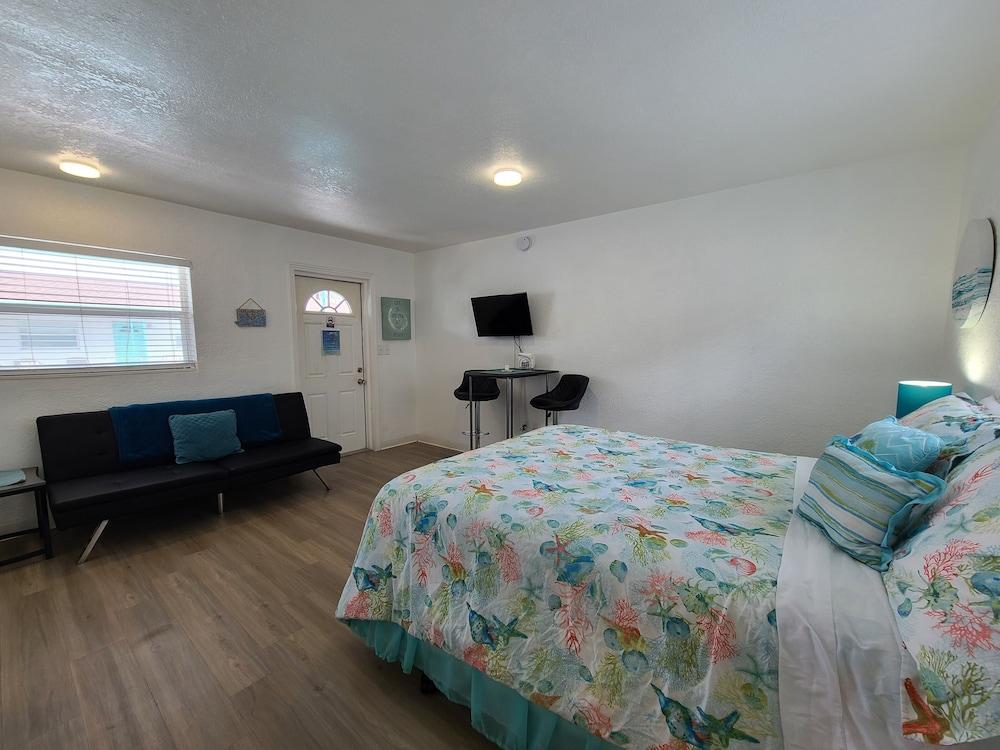 Sun Island Motel photo 83