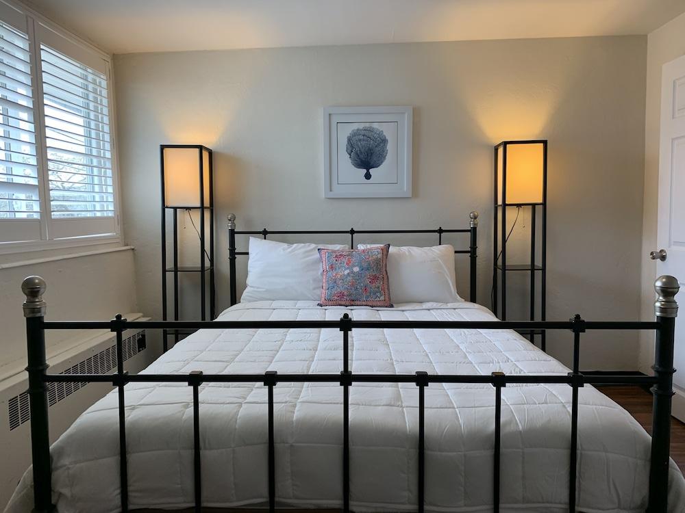 Vineyard Harbor Motel - Private Beach photo 76