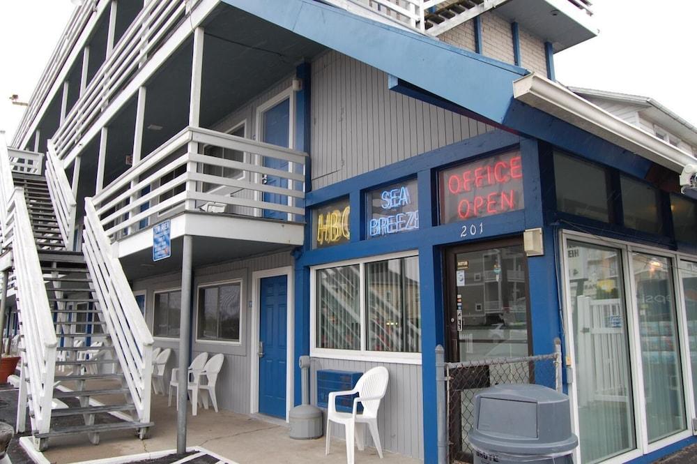 Sea Breeze Inn photo 29