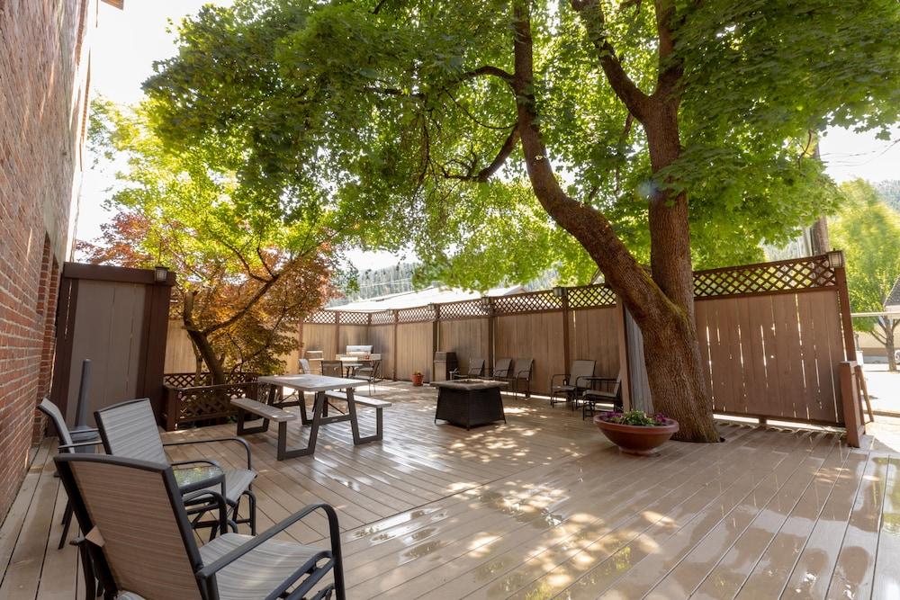 Helgeson Place Hotel & Suites photo 6