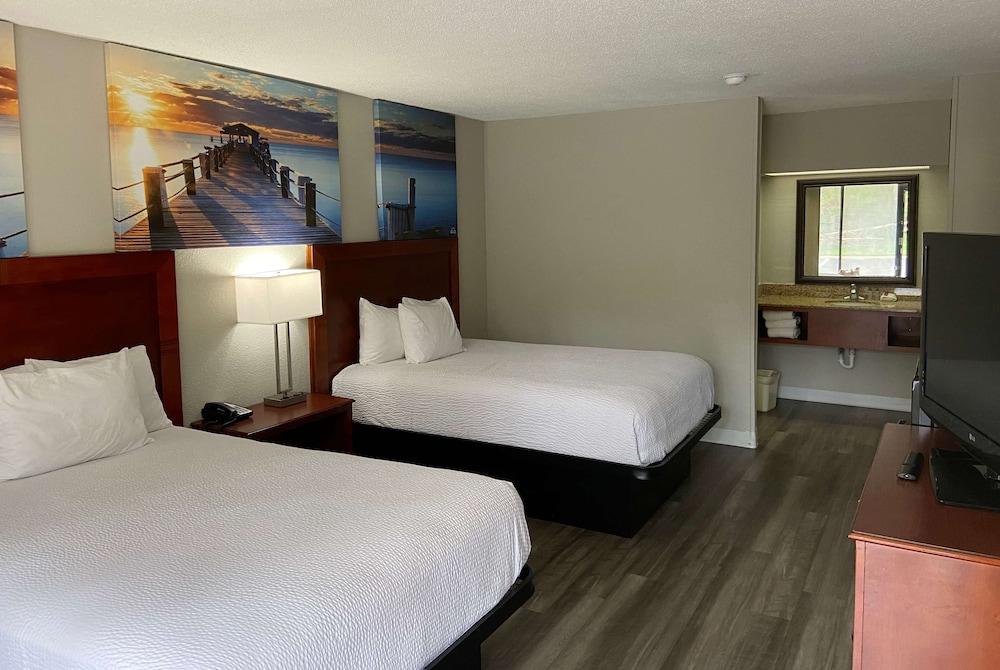 Days Inn by Wyndham Ozark photo 19