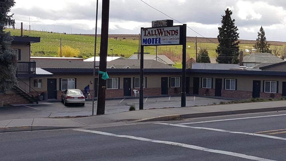 Tall Winds Motel photo 7