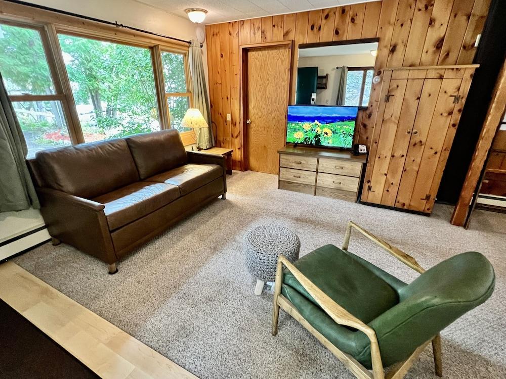Thomsonite Beach Inn photo 48
