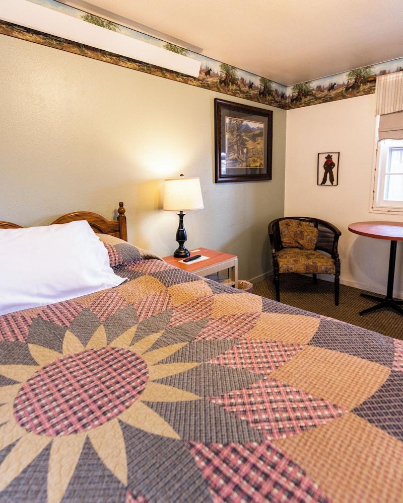 Sunset RV Park and Motel photo 10