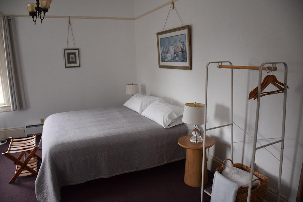 Tomales Hotel photo 1
