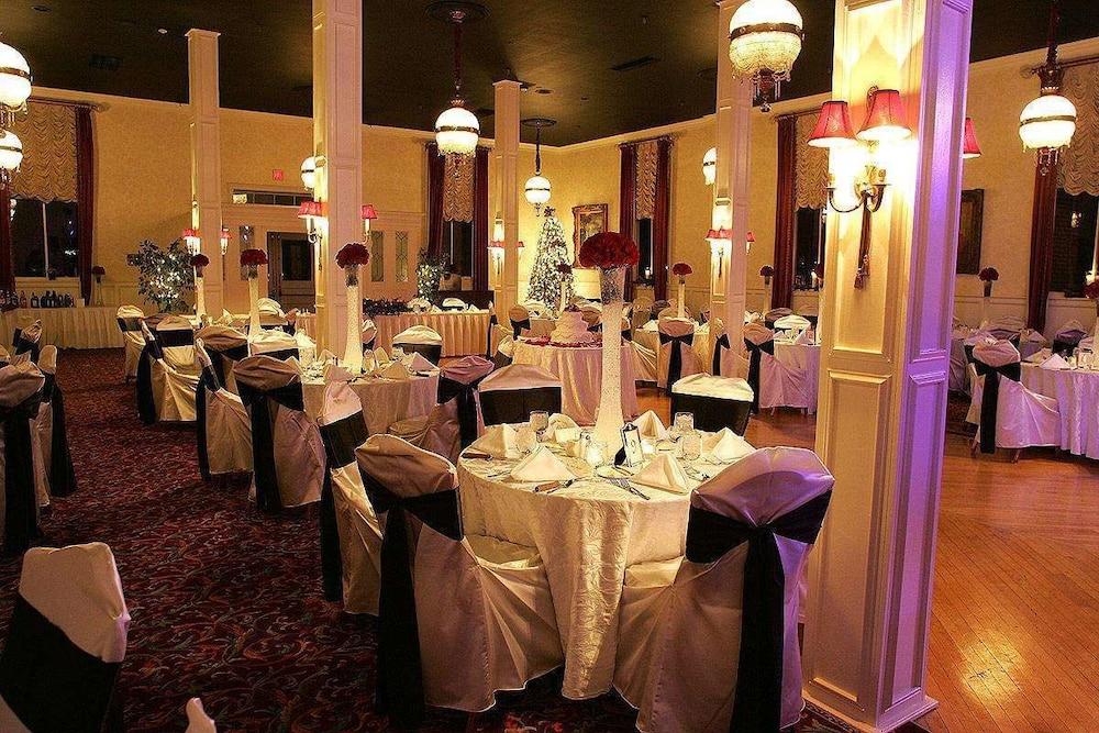 The Martha Washington Inn And Spa photo 4