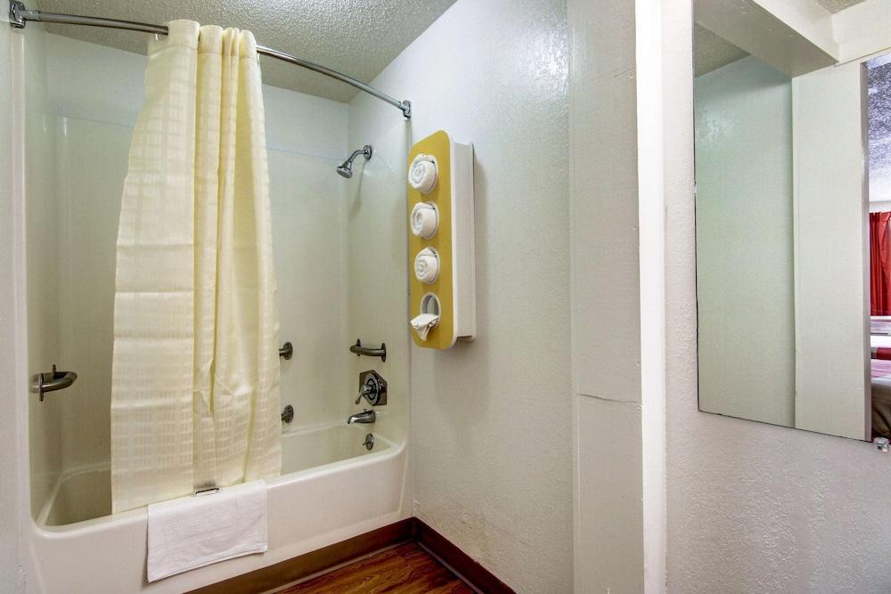Motel 6 Union City, GA - Atlanta Airport photo 21