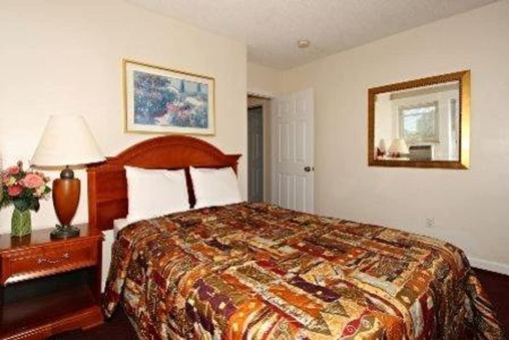 Regal Inn & Suites photo 3