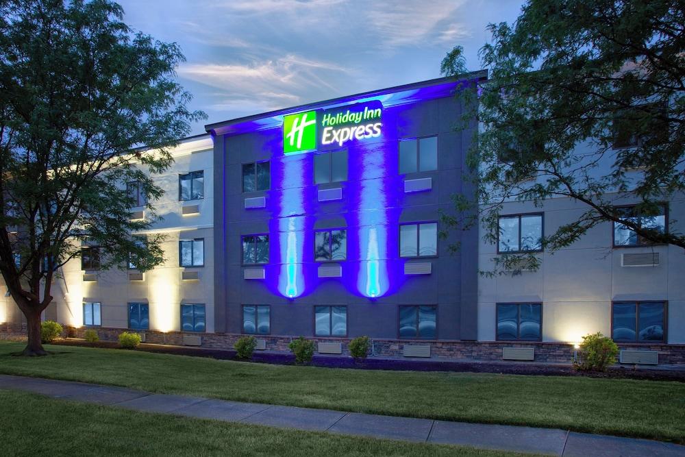 Holiday Inn Express Cleveland Airport - Brookpark by IHG photo 85
