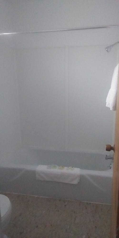 Capri Motel photo 37
