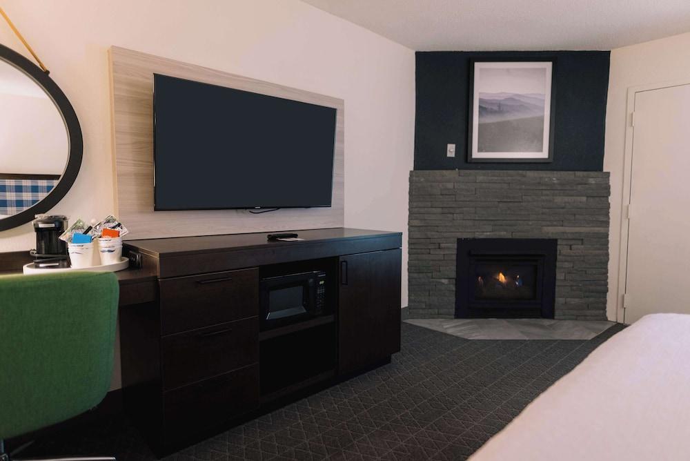 Hampton Inn Gatlinburg photo 34