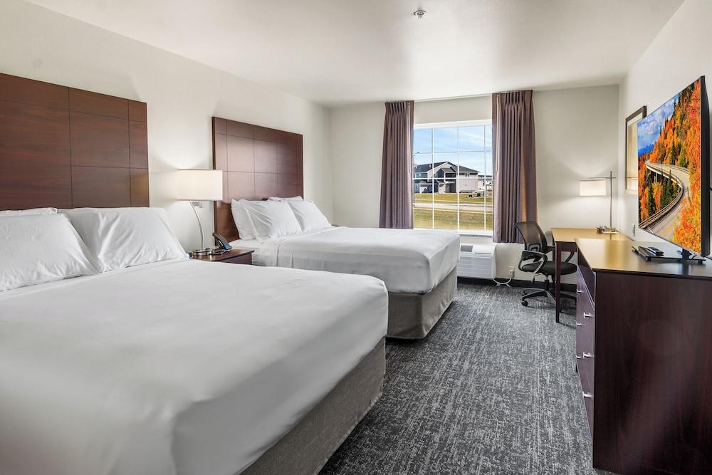 Cobblestone Hotel & Suites - Eaton photo 2