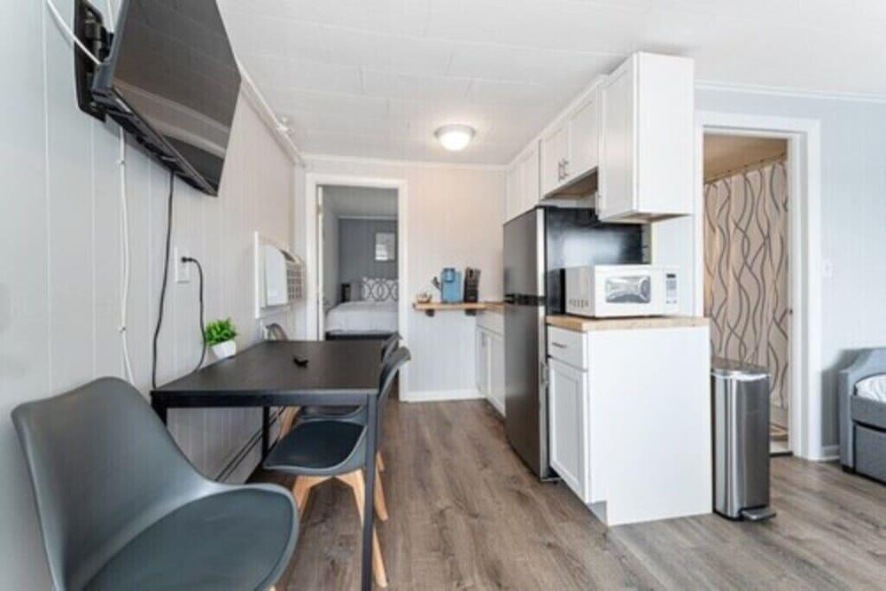 Seaside Suites photo 25