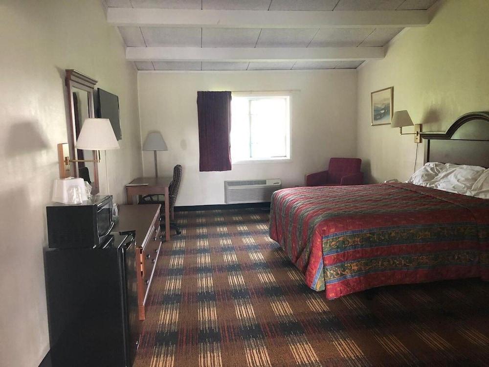 Red Carpet Inn North Syracuse photo 4