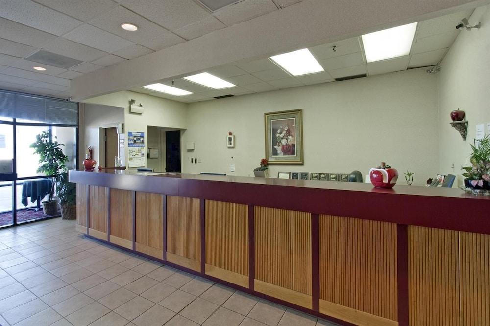 Americas Best Value Inn Forest photo 21