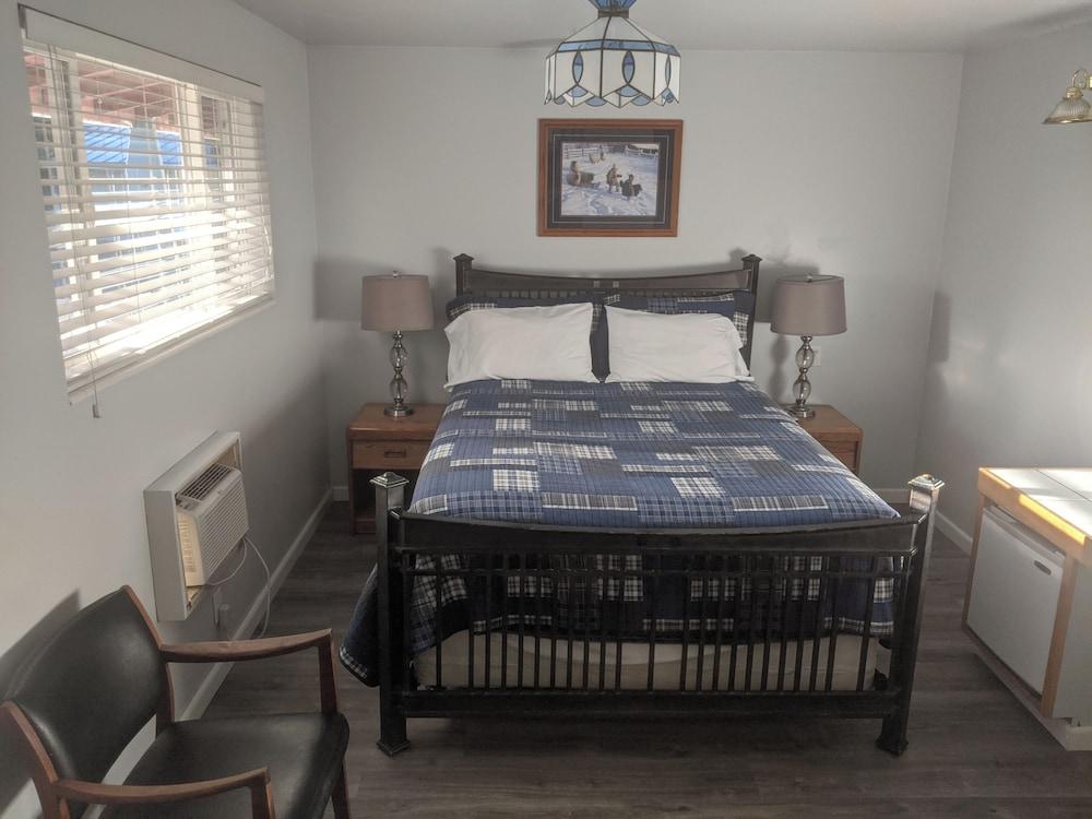 Majestic Rockies Motel photo 4