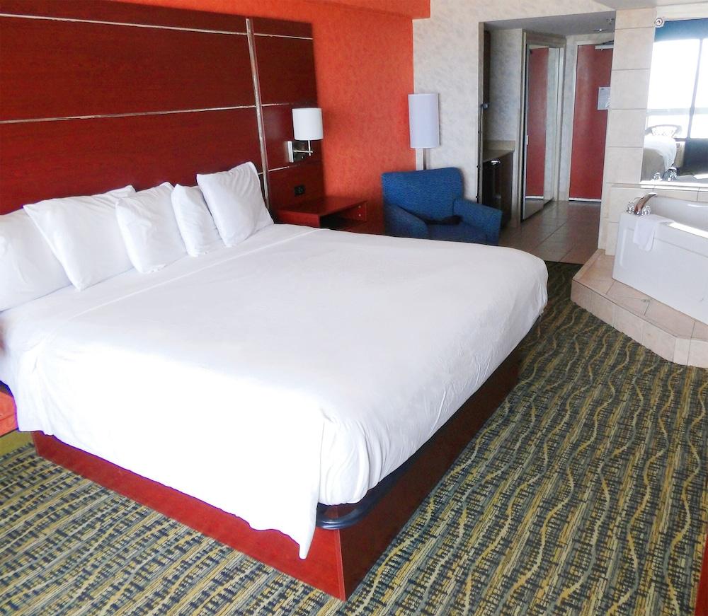 Breakers Resort Inn photo 32